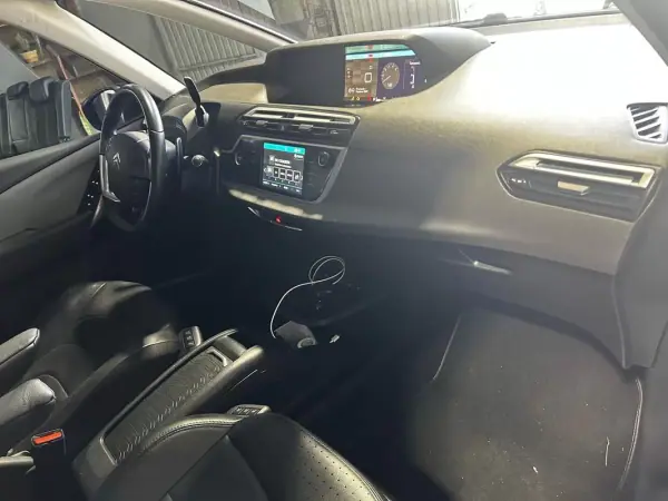 Citroën C4 Spacetourer 2022 - 22000 EUR, 111000 km - AUTO.MOTO.pt - 111000km - foto 23 de 46