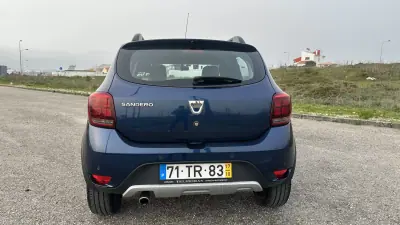 Dacia Sandero 2017 - 9750 EUR, 76000 km - AUTO.MOTO.pt - 76000km - foto 4 de 12