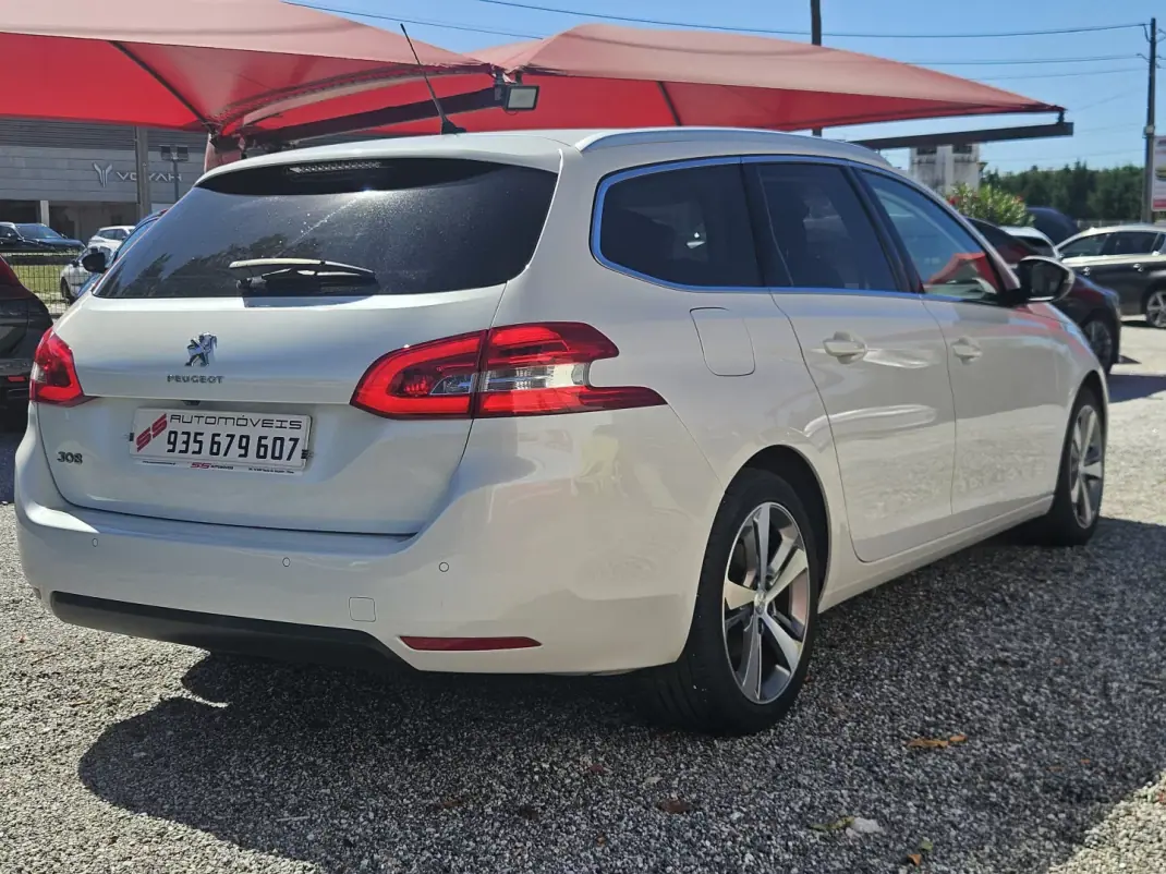 Peugeot 308 SW 2019 - 13500 EUR, 145500 km - 145500km - foto 6 de 33