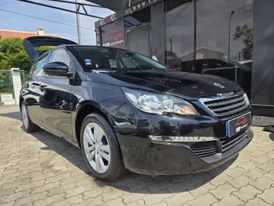 Peugeot 308 2017 - 10250 EUR, 114000 km - AUTO.MOTO.pt - 114000km - foto 6 de 17