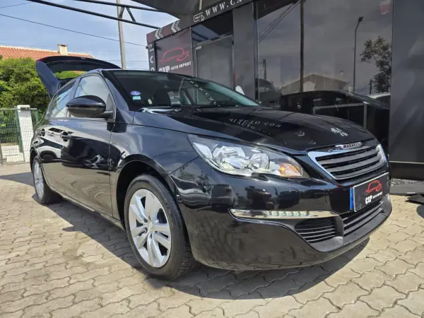 Peugeot 308 2017 - 10250 EUR, 114000 km - AUTO.MOTO.pt - 114000km - foto 6 de 17
