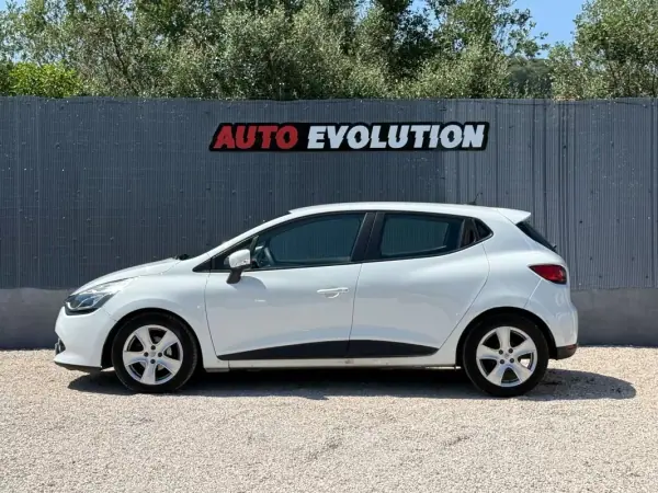 Renault Clio 2013 - 8450 EUR, 149900 km - AUTO.MOTO.pt - 149900km - foto 4 de 6