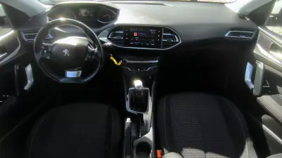 Peugeot 308 2019 - 11950 EUR, 92533 km - AUTO.MOTO.pt - 92533km - foto 8 de 8