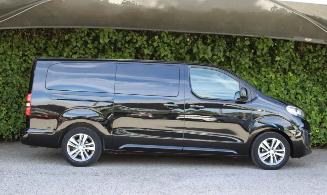 Peugeot Traveller 2019 - 32900 EUR, 115000 km - 115000km - foto 6 de 24