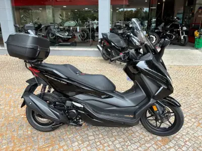 Honda Forza 2024 - 5650 EUR, 15234 km - AUTO.MOTO.pt - 15234km - foto 1 de 13