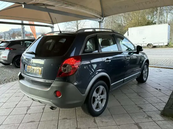 Opel Antara 2007 - 9700 EUR, 172390 km - AUTO.MOTO.pt - 172390km - foto 5 de 18
