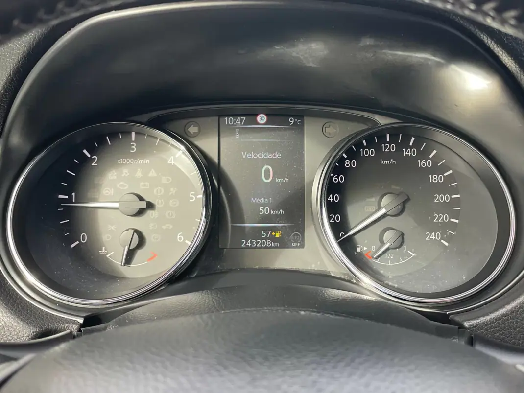 Nissan Qashqai 2017 - 13700 EUR, 243000 km - AUTO.MOTO.pt - 243000km - foto 27 de 28