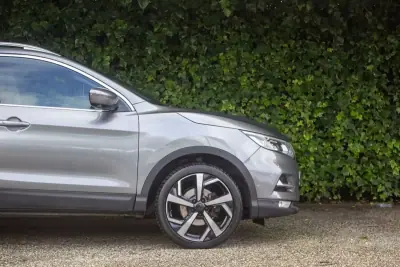 Nissan Qashqai 2017 - 17500 EUR, 127700 km - AUTO.MOTO.pt - 127700km - foto 5 de 20