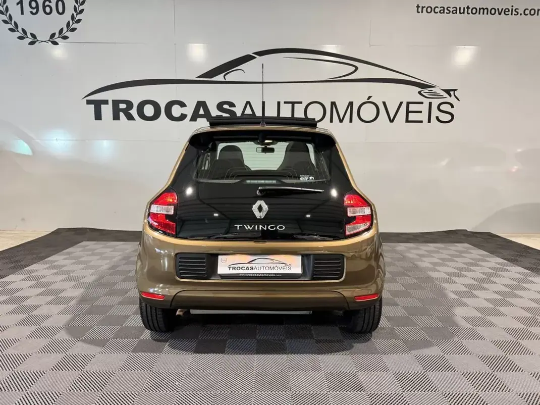 Renault Twingo 2015 - 7900 EUR, 124650 km - 124650km - foto 30 de 42