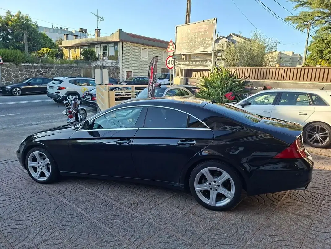 Mercedes-Benz CLS 320 2006 - 14900 EUR, 299952 km - 299952km - foto 18 de 38