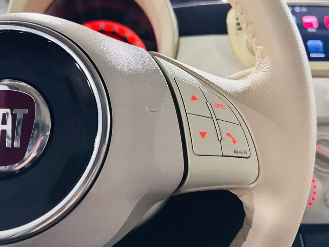 Fiat 500 2015 - 10900 EUR, 127625 km - AUTO.MOTO.pt - 127625km - foto 23 de 29