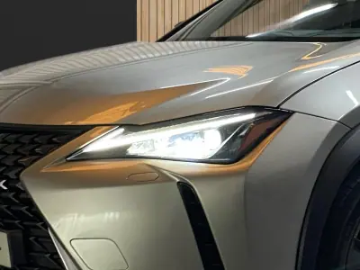 Lexus UX 250h 2021 - 22450 EUR, 142000 km - AUTO.MOTO.pt - 142000km - foto 5 de 20