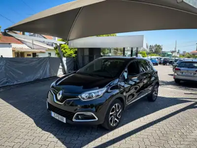 Renault Captur 2014 - 10800 EUR, 108000 km - AUTO.MOTO.pt - 108000km - foto 11 de 12