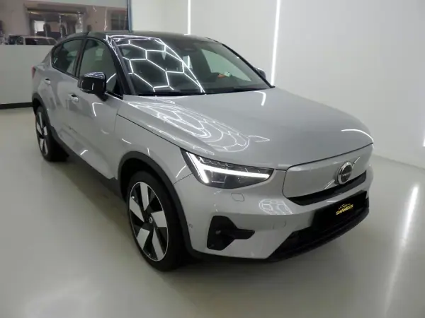 Volvo C40 2021 - 31750 EUR, 84821 km - AUTO.MOTO.pt - 84821km - foto 3 de 11