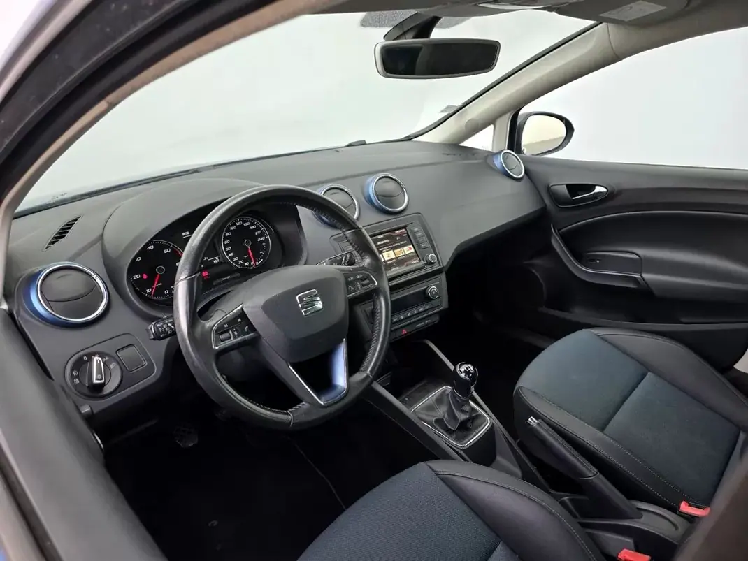 SEAT Ibiza 2016 - 8990 EUR, 160800 km - AUTO.MOTO.pt - 160800km - foto 14 de 34