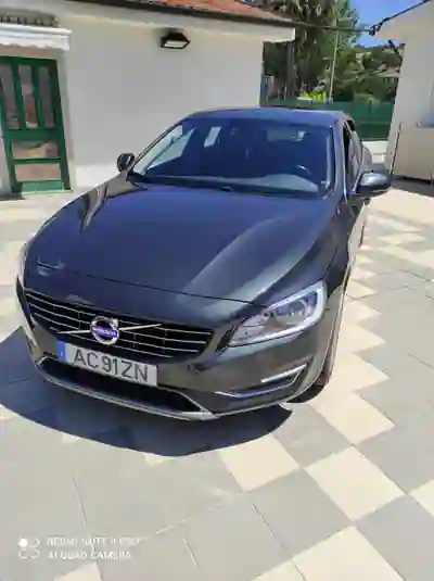 Volvo V60 2015 - 12500 EUR, 175000 km - AUTO.MOTO.pt - 175000km - foto 8 de 13