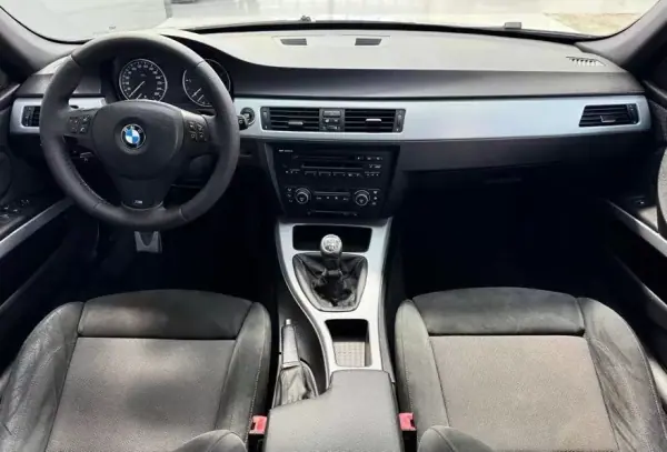 BMW 318 2009 - 10900 EUR, 267209 km - 267209km - foto 6 de 34