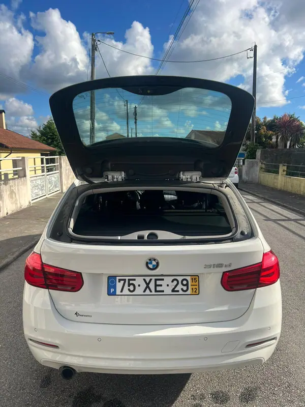 BMW 318 2015 - 13900 EUR, 270000 km - AUTO.MOTO.pt - 270000km - foto 7 de 12