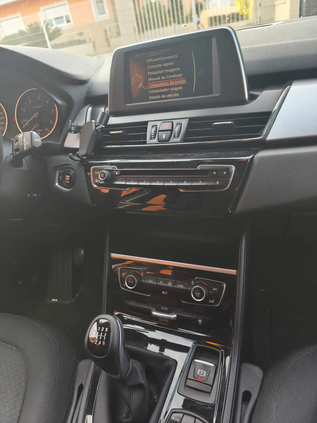 BMW 216 Gran Tourer 2015 - 10999 EUR, 204300 km - 204300km - foto 6 de 11