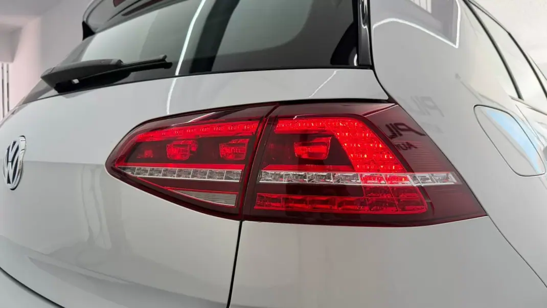 Volkswagen e-Golf 2019 - 16490 EUR, 74201 km - 74201km - foto 9 de 27