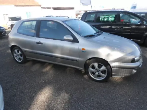 Fiat Bravo 2000 - 2000 EUR, 175051 km - 175051km - foto 2 de 10