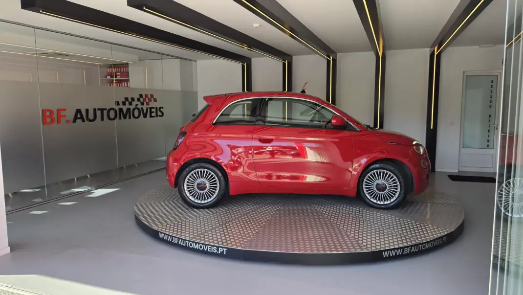 Fiat 500e 2023 - 16500 EUR, 19050 km - 19050km - foto 8 de 54