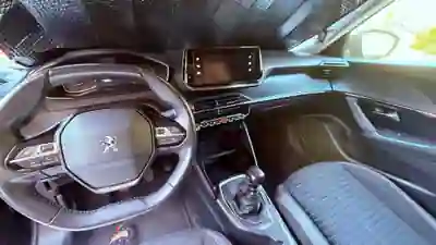 Peugeot 2008 2021 - 16000 EUR, 66552 km - 66552km - foto 6 de 12