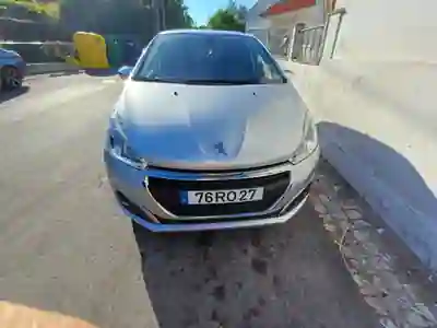 Peugeot 208 2016 - 6500 EUR, 130000 km - 130000km - foto 1 de 7