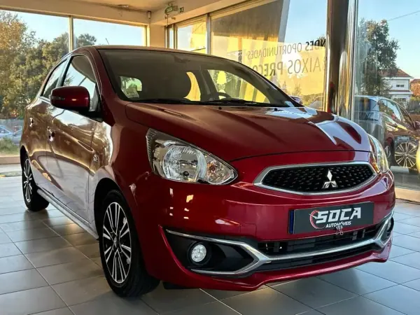 Mitsubishi Space Star 1.2 Intense Connect Edition 2019 Gasolina — 9 440 km Mitsubishi Space Star 1.2 Intense Connect Edition 2019 Gasolina