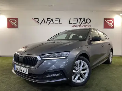 Skoda Octavia Break 2022 - 21500 EUR, 62000 km - AUTO.MOTO.pt - 62000km - foto 2 de 33