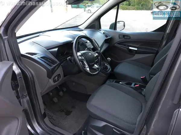 Ford Tourneo Connect 2020 - 19980 EUR, 108000 km - AUTO.MOTO.pt - 108000km - foto 15 de 31