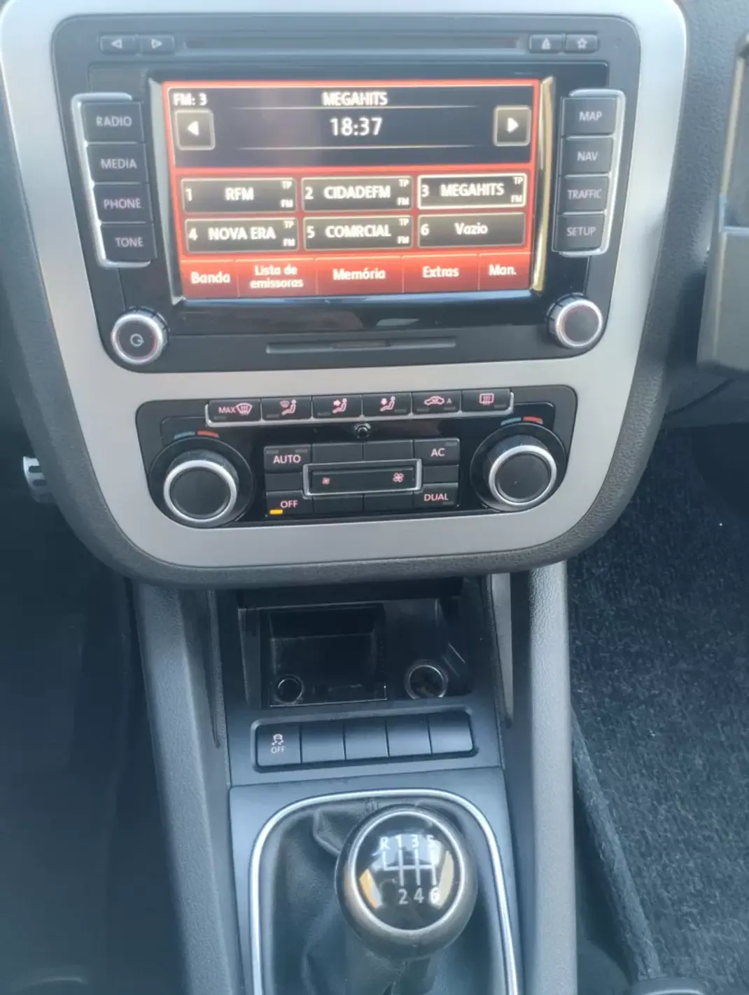 Volkswagen Scirocco 2011 - 10000 EUR, 215000 km - AUTO.MOTO.pt - 215000km - foto 23 de 30