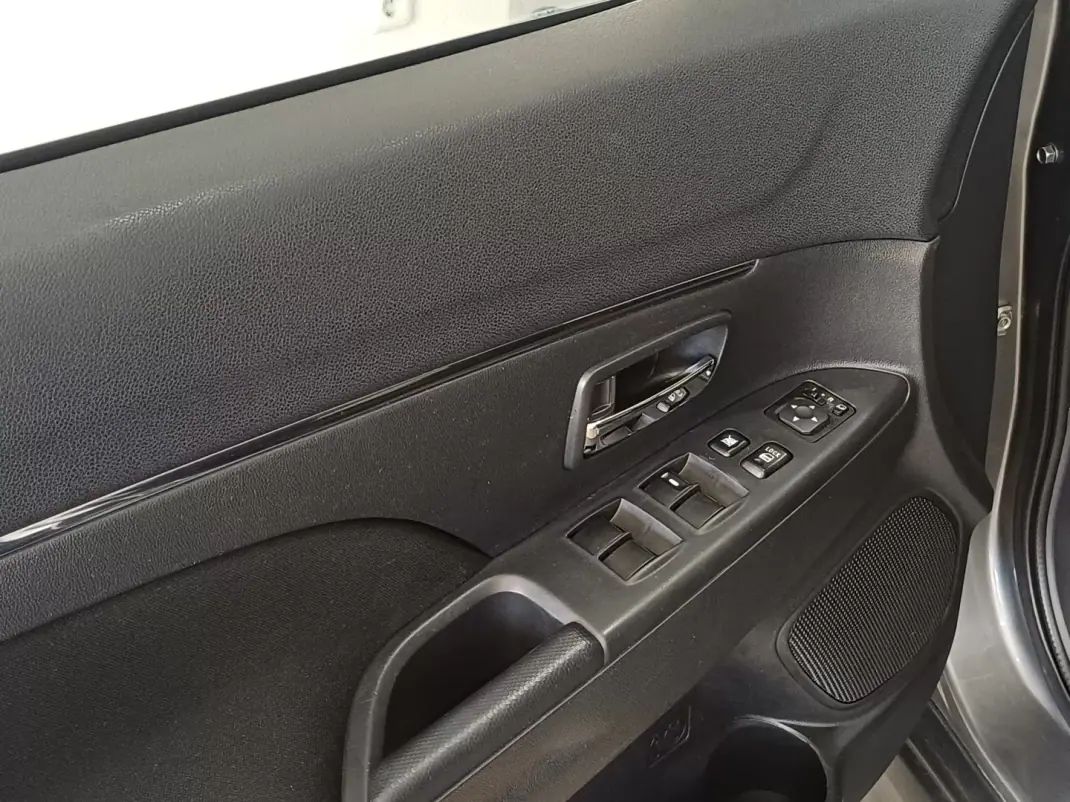Mitsubishi ASX 2013 - 12790 EUR, 131003 km - AUTO.MOTO.pt - 131003km - foto 5 de 15