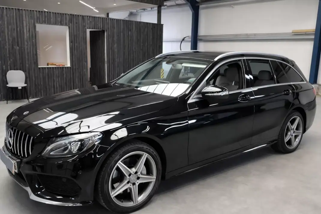 Mercedes-Benz C 200 2015 - 18900 EUR, 184417 km - AUTO.MOTO.pt - 184417km - foto 2 de 9