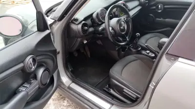 MINI 5 Portas 2016 - 8999 EUR, 224000 km - AUTO.MOTO.pt - 224000km - foto 10 de 32