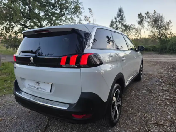 Peugeot 5008 2018 - 17750 EUR, 125000 km - AUTO.MOTO.pt - 125000km - foto 11 de 36