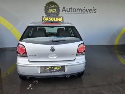 Volkswagen Polo 2008 - 3750 EUR, 220000 km - AUTO.MOTO.pt - 220000km - foto 4 de 10
