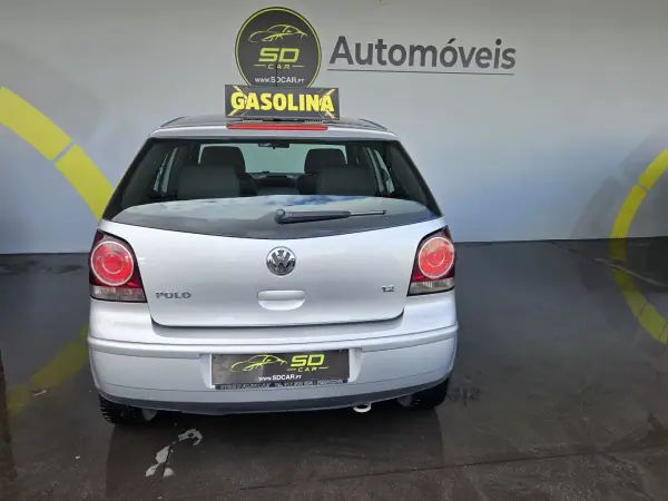Volkswagen Polo 2008 - 3750 EUR, 220000 km - AUTO.MOTO.pt - 220000km - foto 4 de 10