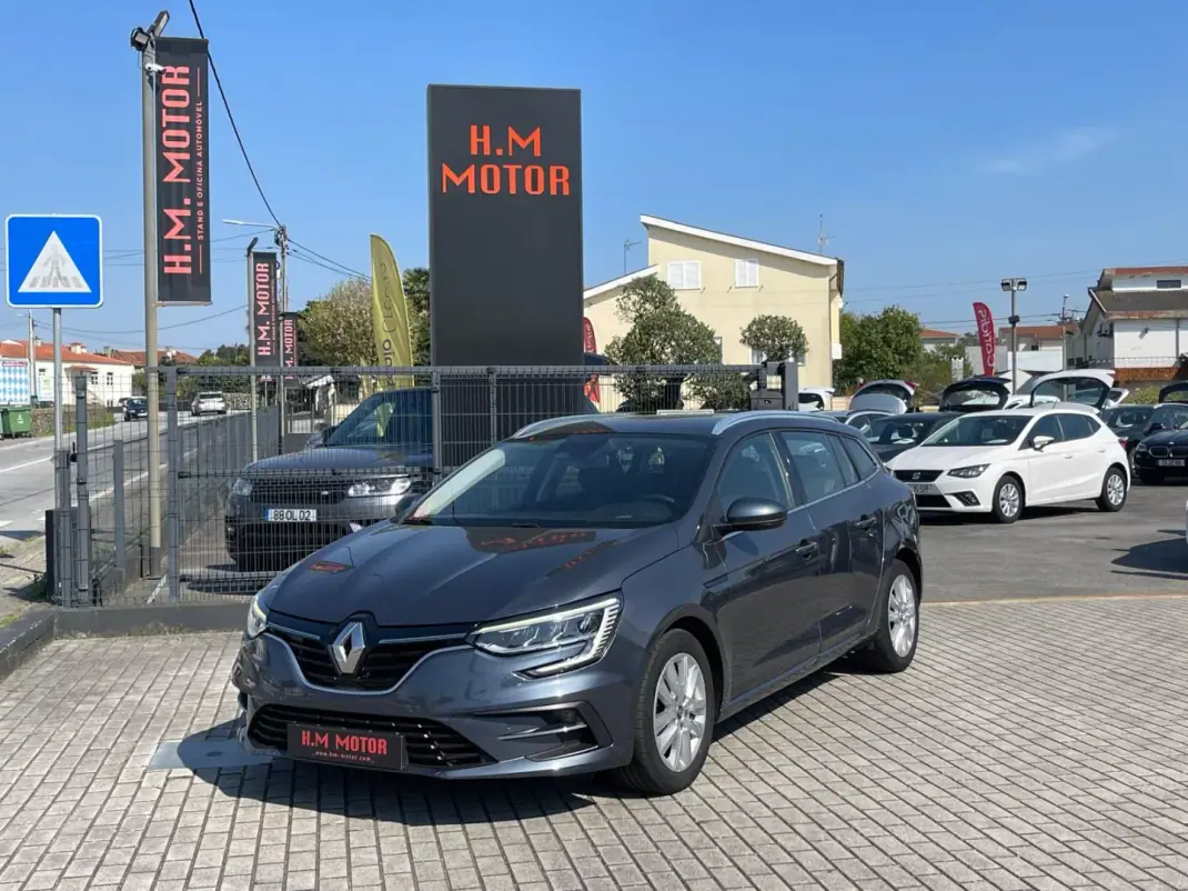 Renault Mégane Sport Tourer 2021 - 15900 EUR, 130000 km - AUTO.MOTO.pt - 130000km - foto 2 de 10