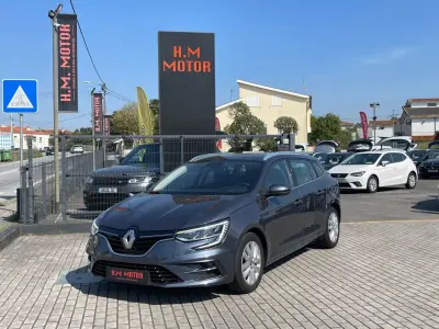 Renault Mégane Sport Tourer 2021 - 15900 EUR, 130000 km - AUTO.MOTO.pt - 130000km - foto 2 de 10