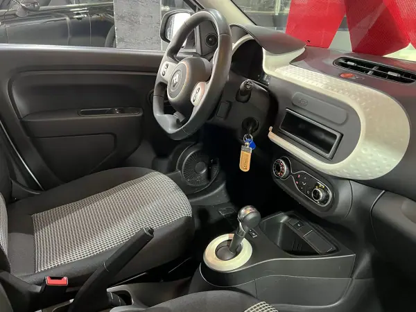 Renault Twingo 2022 - 13900 EUR, 6145 km - AUTO.MOTO.pt - 6145km - foto 11 de 21