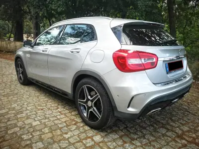 Mercedes-Benz GLA 180 2015 - 15250 EUR, 190000 km - AUTO.MOTO.pt - 190000km - foto 7 de 26