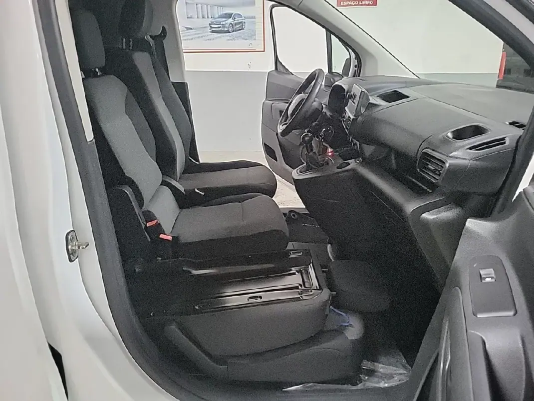 Citroën Berlingo 1.6 HDI Control 2019 - 11400 EUR, 82669 km - AUTO.MOTO.pt - 82669km - foto 17 de 21