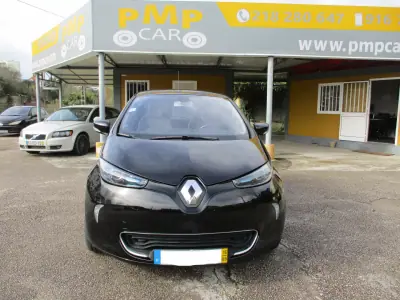 Renault Zoe 2015 - 7900 EUR, 129000 km - AUTO.MOTO.pt - 129000km - foto 2 de 12