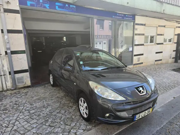 Peugeot 206 2011 - 4000 EUR, 254500 km - AUTO.MOTO.pt - 254500km - foto 3 de 18