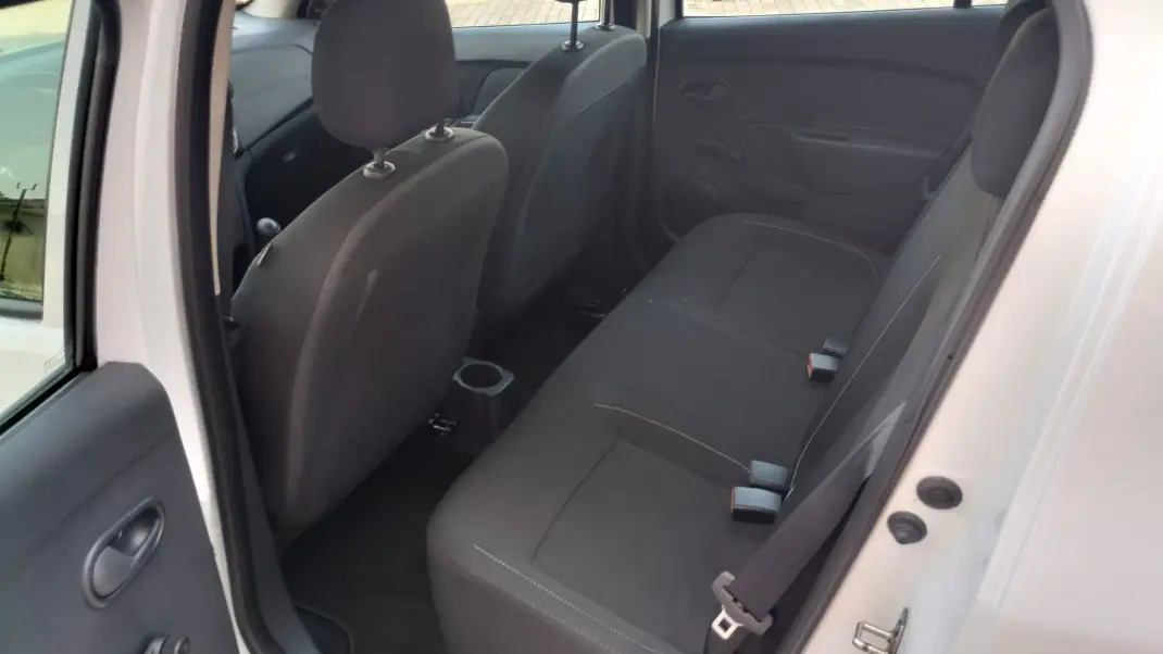 Dacia Sandero 2019 - 8950 EUR, 124000 km - AUTO.MOTO.pt - 124000km - foto 18 de 34