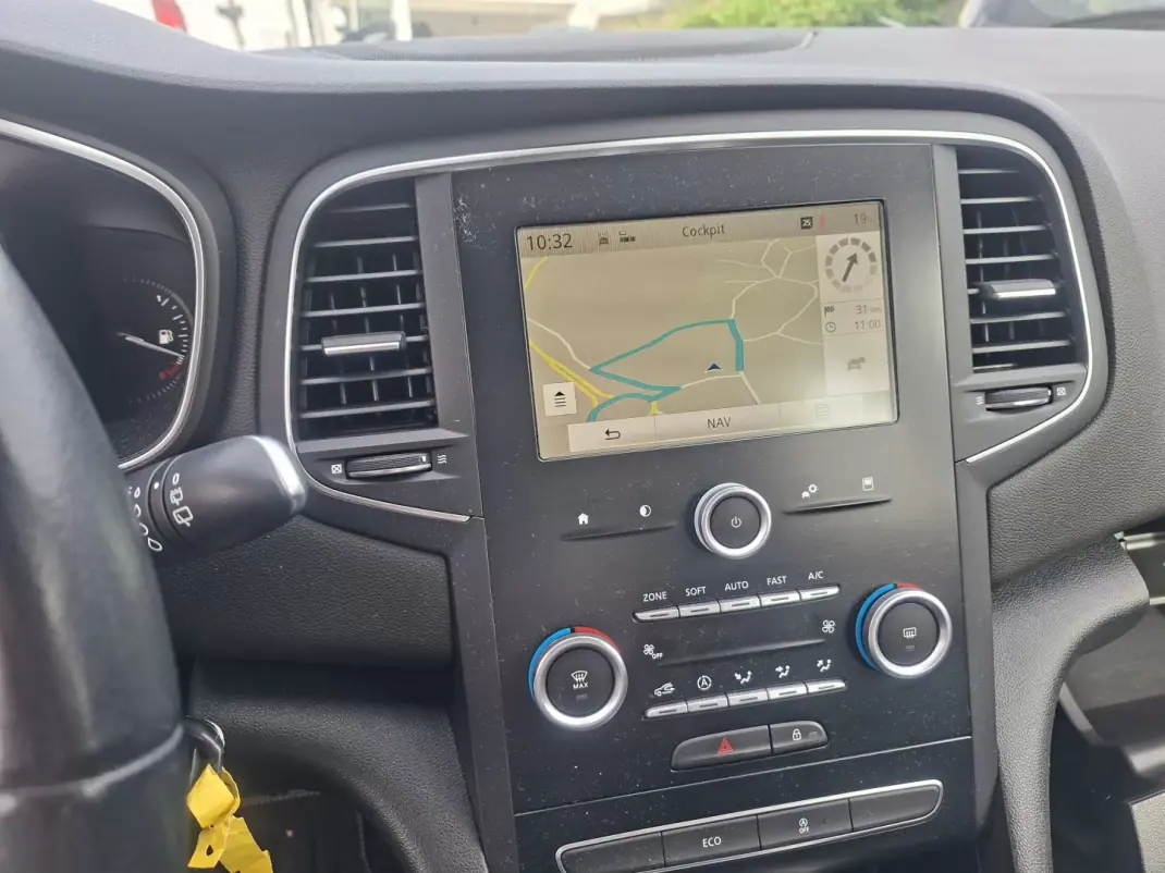 Renault Mégane Sport Tourer 2017 - 11530 EUR, 167840 km - AUTO.MOTO.pt - 167840km - foto 20 de 31