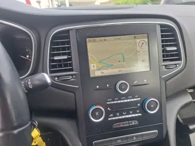 Renault Mégane Sport Tourer 2017 - 11530 EUR, 167840 km - AUTO.MOTO.pt - 167840km - foto 20 de 31