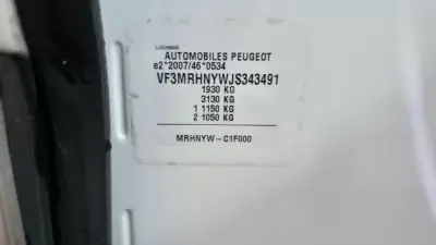 Peugeot 3008 2018 - 16990 EUR, 131000 km - AUTO.MOTO.pt - 131000km - foto 22 de 23