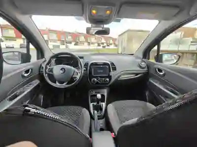 Renault Captur 2017 - 11000 EUR, 143000 km - AUTO.MOTO.pt - 143000km - foto 3 de 22